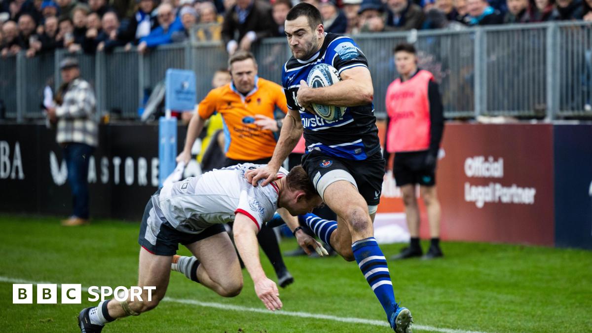 Will Muir skips over a tackle to score a try for Bath