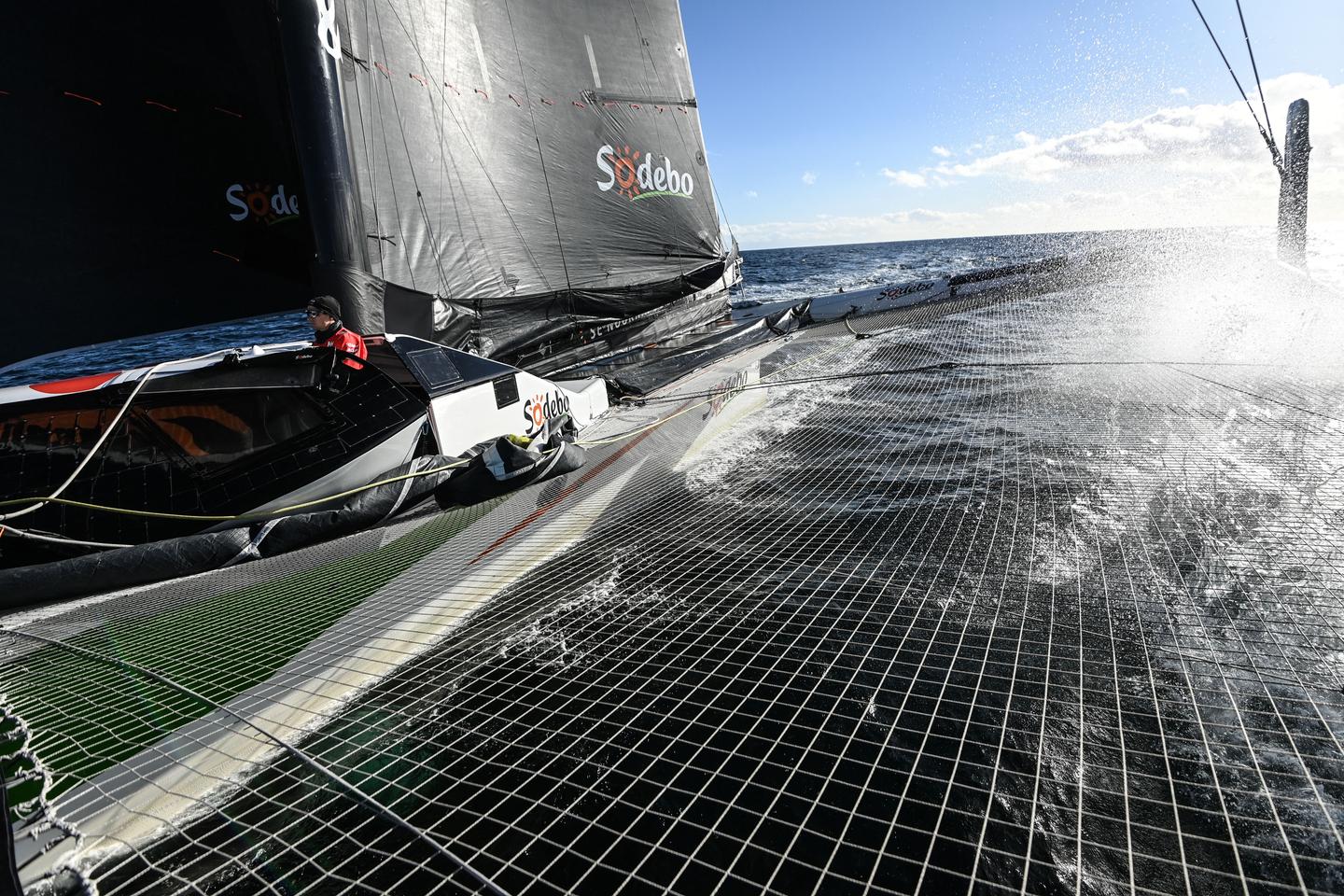 Tour du monde à la voile : Thomas Coville abandonne aussi sa tentative de battre le record