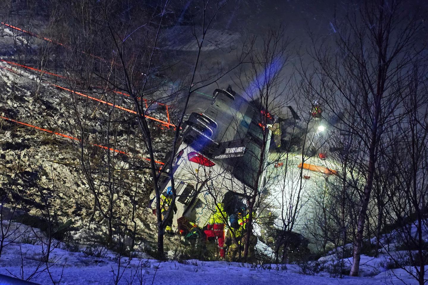 Un accident de car dans une zone touristique de Norvège fait trois morts