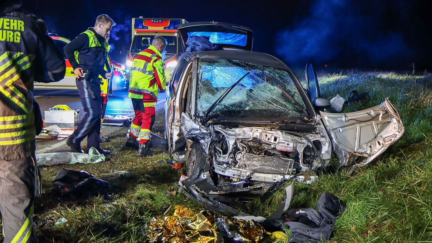 Warum der 41-Jährige mit seinem Auto in den Gegenverkehr geriet, war zunächst unklar. Foto: Mario Obeser/dpa