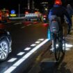 Vélo : Issy, une des six villes d’Europe à tester un dispositif lumineux au sol pour la sécurité des cyclistes