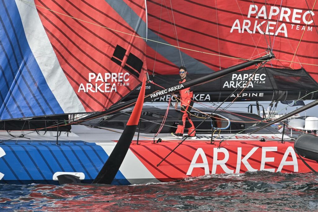 Vendée Globe 2024 : Yoann Richomme franchit en tête le cap Horn en un temps record