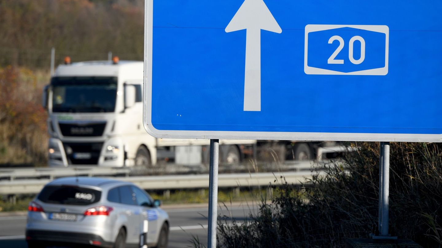 Die A20 wird in Fahrtrichtung Stettin temporär gesperrt (Symbolbild) Foto: Carsten Rehder/dpa