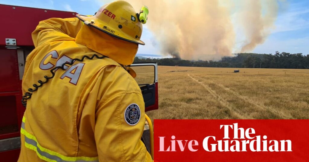 Victoria fires live updates: emergency bushfire warnings and road closures in Grampians, Vic; dangerous fire conditions in South Australia and NSW