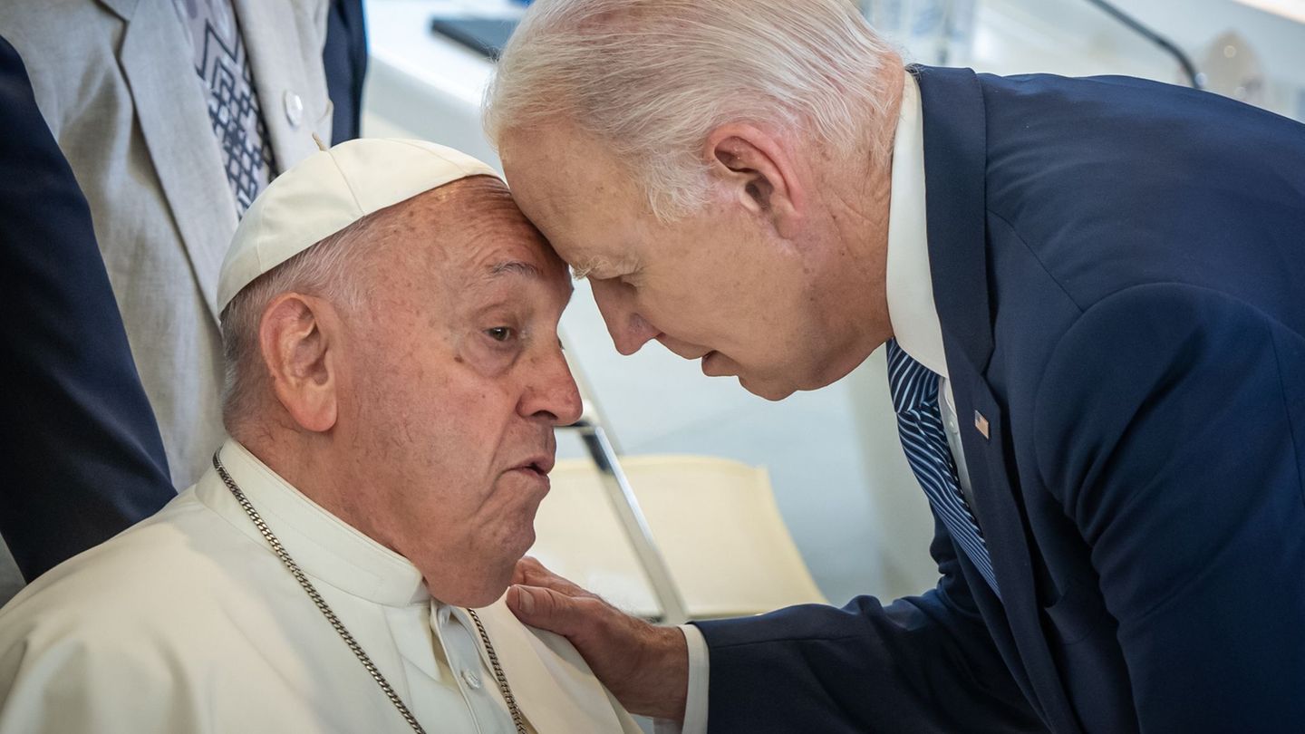 Kurz vor seinem Abschied aus dem Amt plant Joe Biden noch ein Treffen mit dem Papst - in Italien. (Archivbild) Foto: Michael Kap