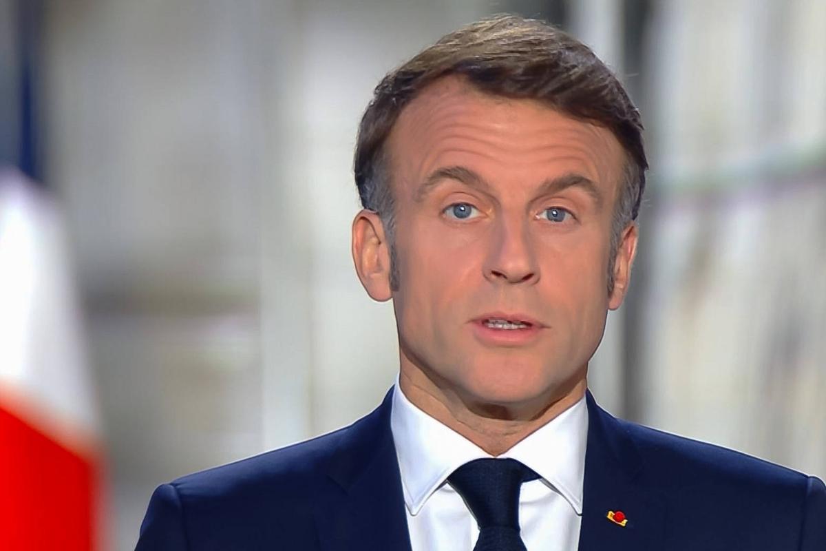 Vœux de Macron : à gauche, invitations à la démission et rappel de la réforme des retraites, à droite réactions prudentes