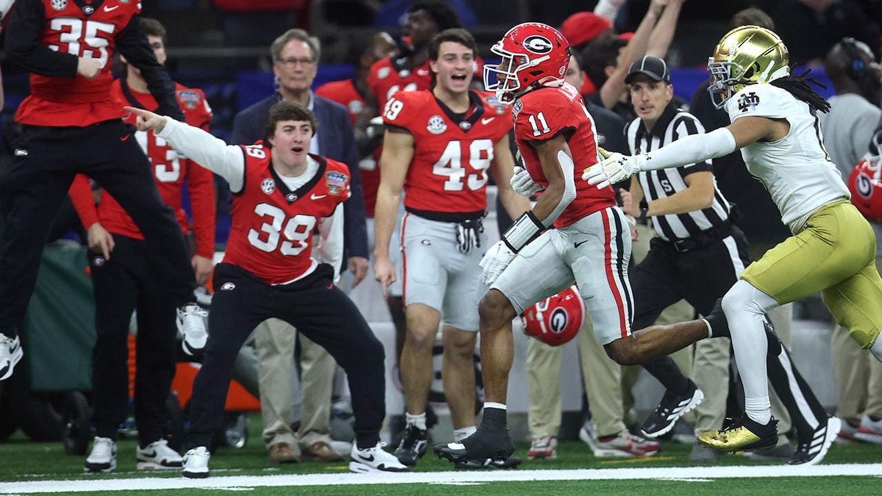 Inactive Georgia player draws penalty for bizarre move in Sugar Bowl vs. Notre Dame