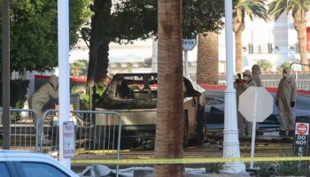 Les images impressionnantes de l’explosion de la Tesla Cybertruck devant un hôtel Trump à Las Vegas