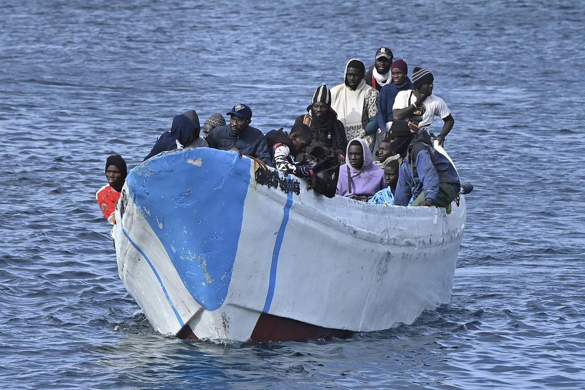 Record historique de 46 843 arrivées de migrants clandestins dans l’archipel espagnol des Canaries en 2024