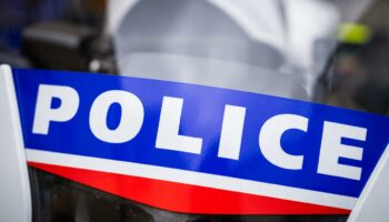 Un homme découvert ligoté dans le coffre d’une voiture près du Mans, deux hommes toujours en fuite