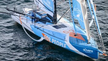 VIDEO. Vendée Globe : "C'était la guerre"... Thomas Ruyant voit son bateau se coucher mais poursuit sa route avec une voile en lambeaux