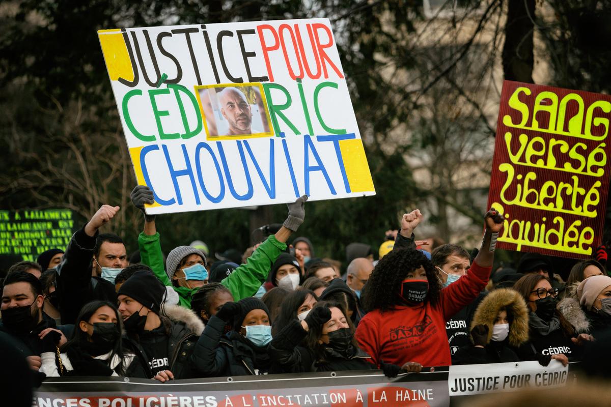 Cinq ans après la mort de Cédric Chouviat, trois policiers vont être jugés pour homicide involontaire