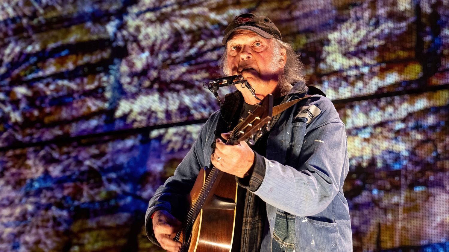 Neil Young change d'avis et participera finalement au festival de Glastonbury en juin 2025