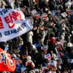 En Corée du Sud, des milliers de personnes se réunissent pour et contre l'arrestation du président déchu Yoon Suk-yeol