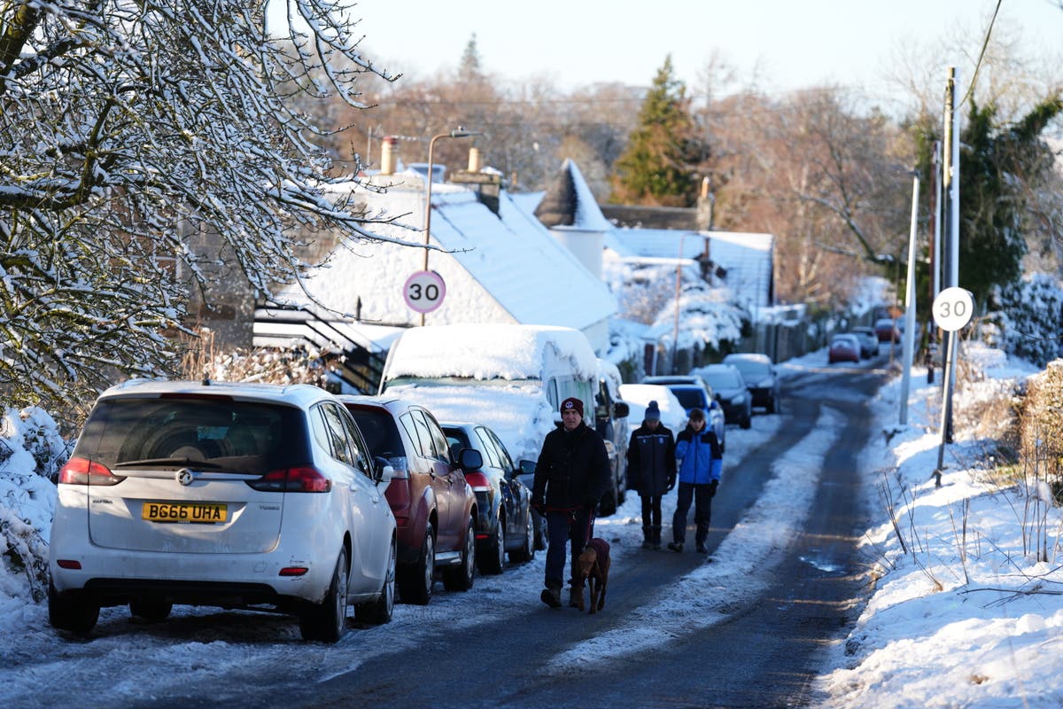 UK weather live: Amber warnings in place as snow and freezing rain hits Britain