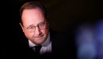 Attentats de 2015 : François Hollande estime que « l’esprit du 11 janvier s’est dilué » dix ans après - INTERVIEW