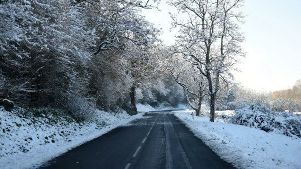 Météo : la vigilance orange à la neige et au verglas prend fin après une nouvelle nuit très froide en France