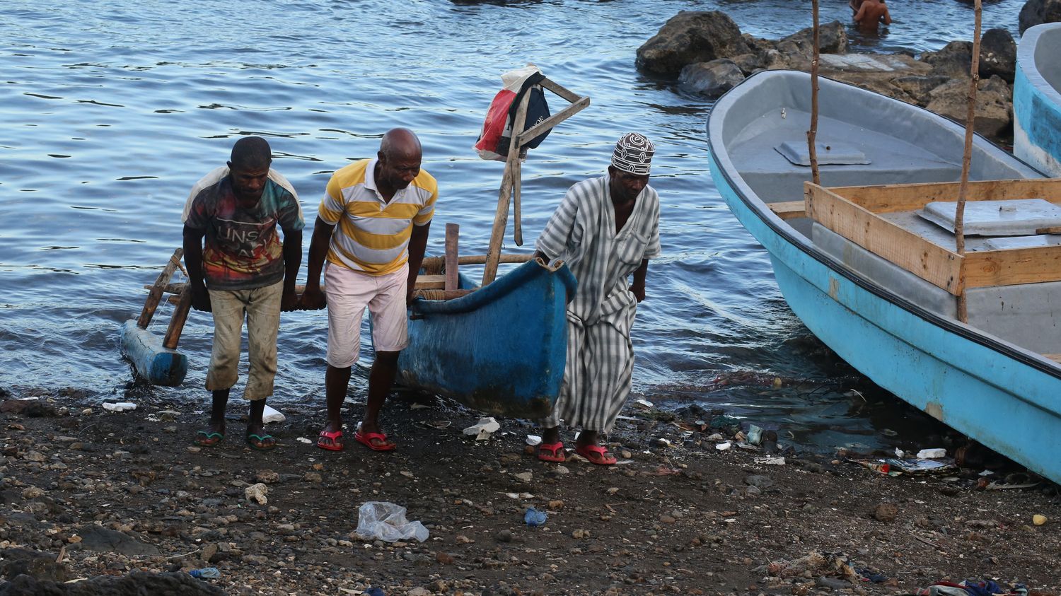 Mayotte : aux Comores, le cyclone et les dégâts n'ont pas dissuadé les migrants