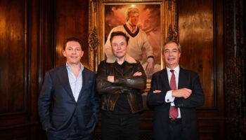 Farage defends Elon Musk over grooming gang attacks on Starmer