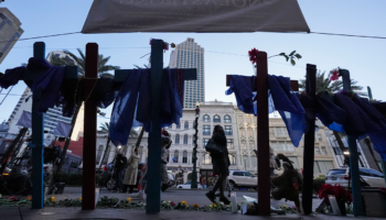 New Orleans holds vigil to mourn victims of Bourbon Street terror attack: 'An outpouring of love'