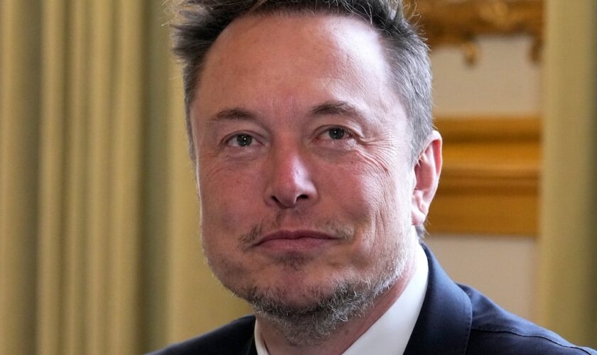 Le PDG de Tesla et SpaceX, Elon Musk, le 15 mai 2023 à l'Elysée à Paris