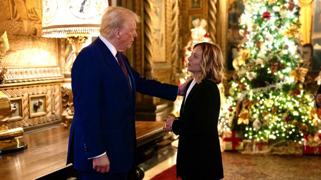 Giorgia Meloni a rendu une visite surprise (et très politique) à Donald Trump dans sa résidence de Mar-a-Lago