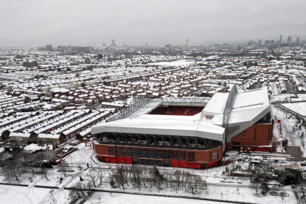 Liverpool vs Manchester United LIVE: Latest updates with Premier League game set to go ahead despite snow