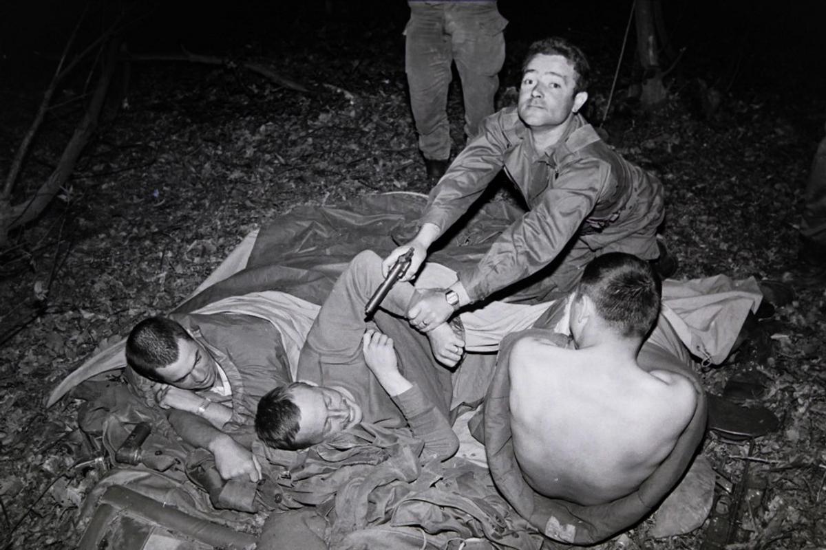 « La connerie vous saute à la gorge » : le service militaire raconté il y a 50 ans dans « le Nouvel Obs »