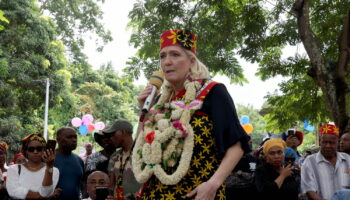 Marine Le Pen estime que le plan Mayotte debout "ne va pas assez loin"