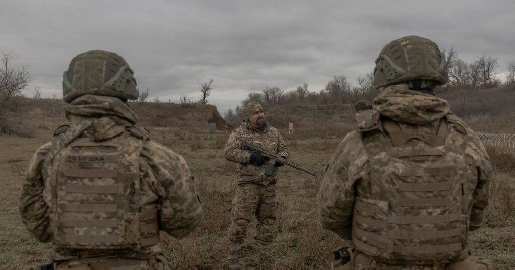 Des soldats ukrainiens dans l'est de l'Ukraine le 12 décembre 2024