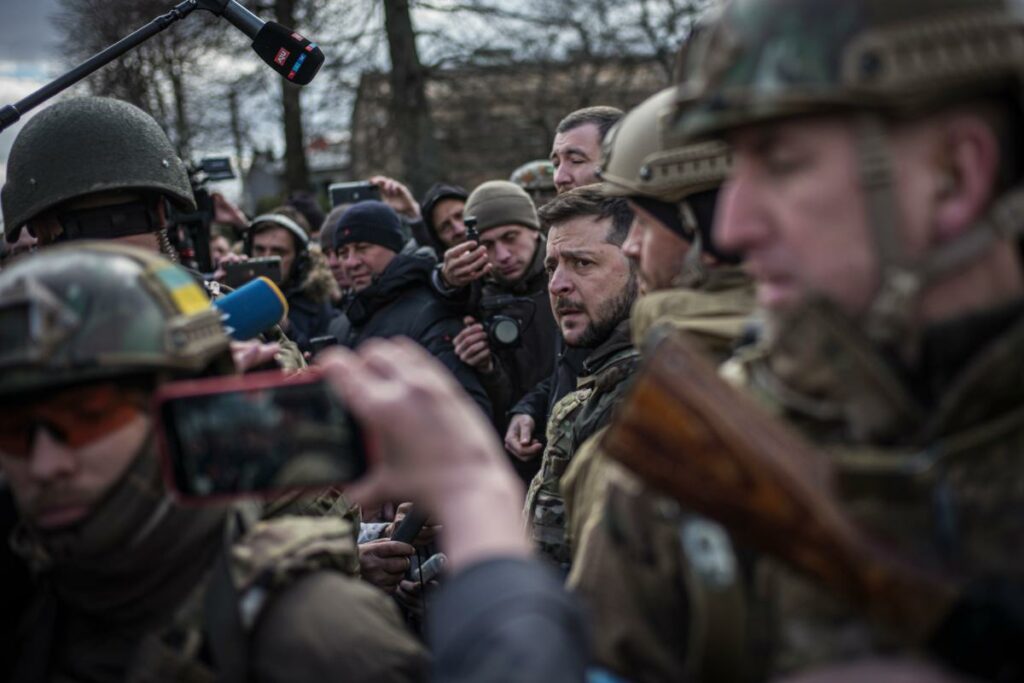 Le 24 février 2022, Vladimir Poutine envahit l’Ukraine et lance la plus grande opération militaire sur le sol européen depuis 1945