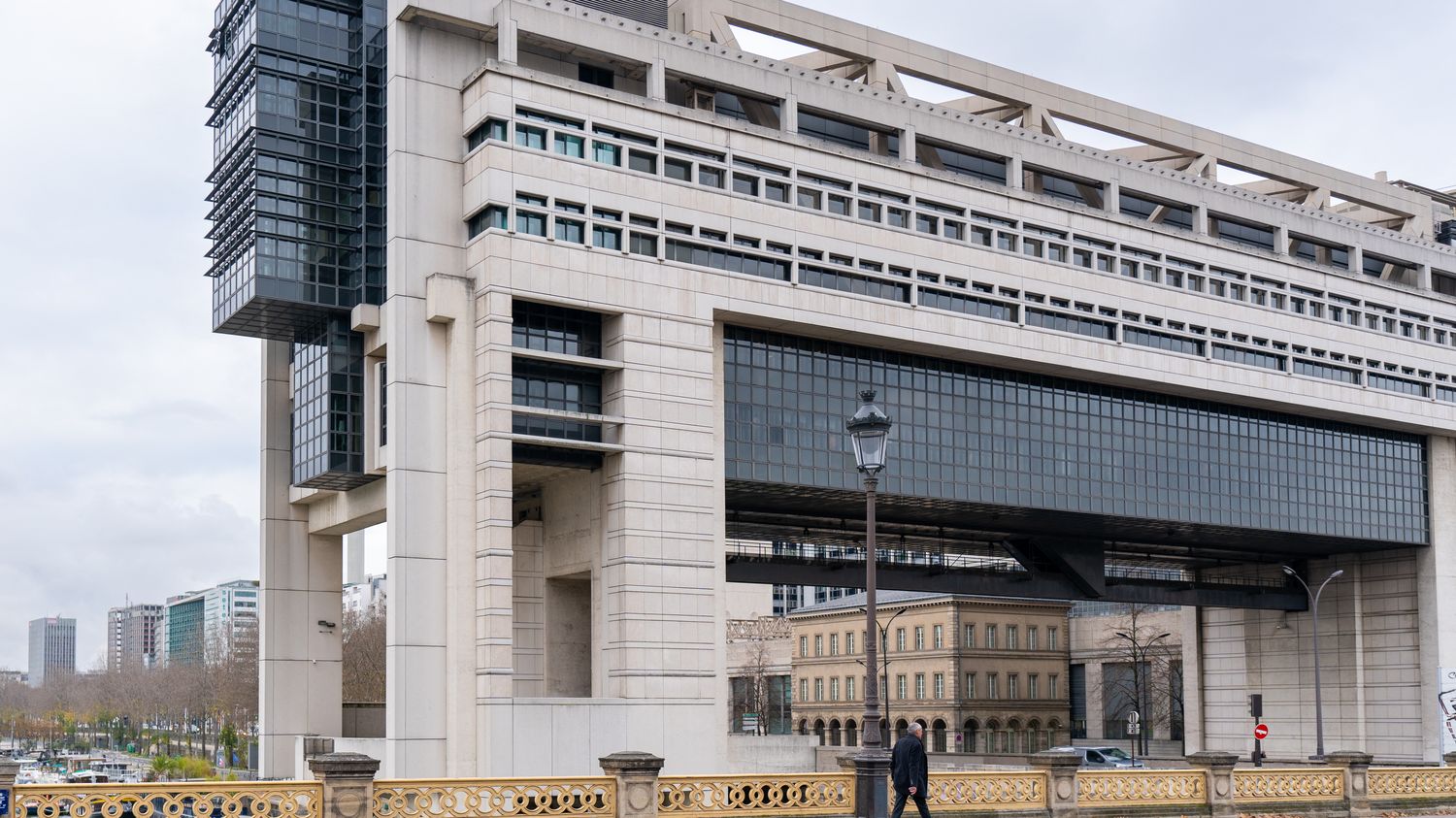 Budget 2025 : le Modem a rendez-vous lundi matin à Bercy, avant le PS à la mi-journée