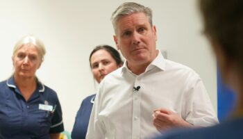 Labour leader Sir Keir Starmer talking to staff during a visit to the theatre recovery ward in the Bexley Wing of St James' University Hospital in Leeds, West Yorkshire. Picture date: Monday December 18, 2023. PA Photo. See PA story POLITICS Labour. Photo credit should read: Joe Giddens/PA Wire