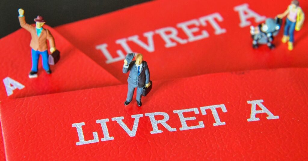 Le Livret A continue de capter l'épargne des Français: il s'est étoffé de près de 20 milliards d'euros au premier trimestre, un record depuis 2009, à la faveur d'un taux de rémunération à 3%