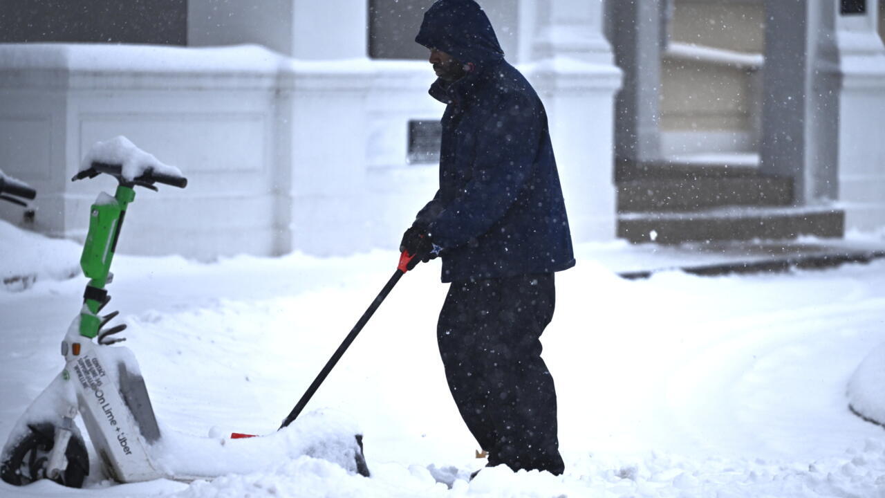 Tempête hivernale aux États-Unis : au moins cinq morts, le Capitole sous la neige