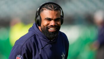 Chargers to sign Ezekiel Elliott ahead of playoff game: reports