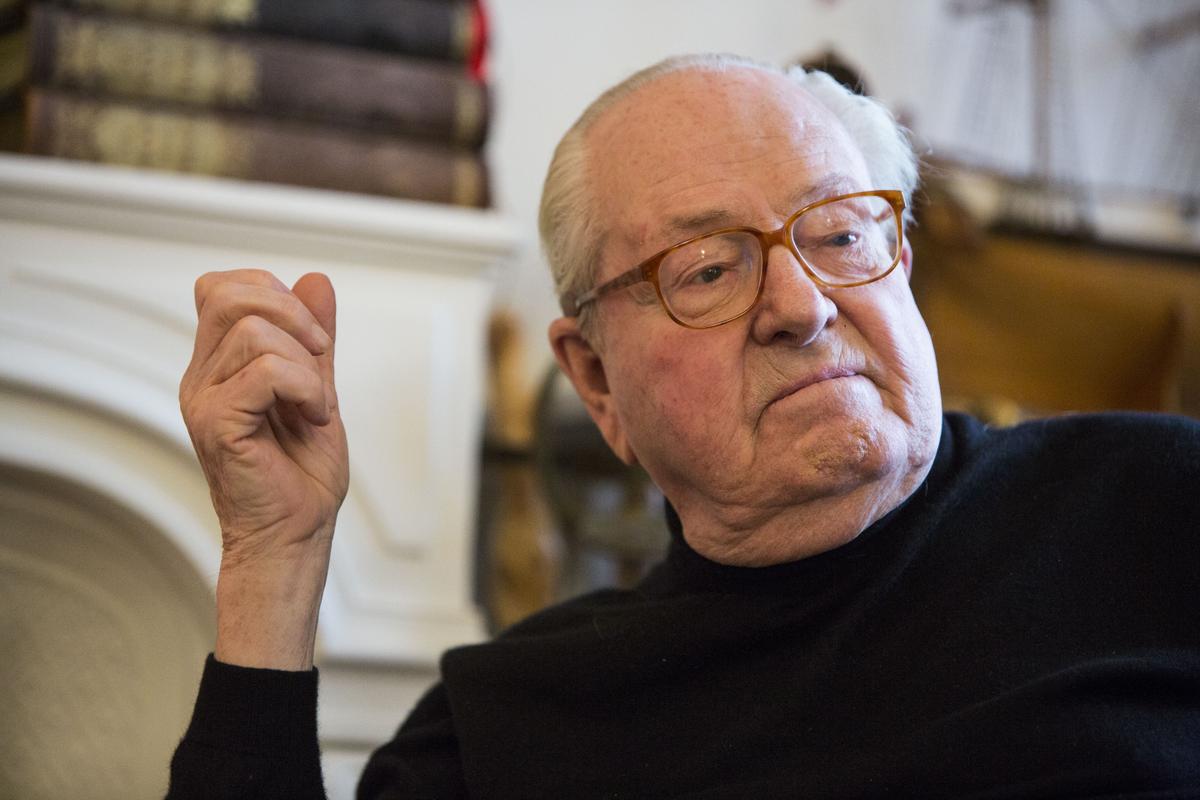 « Monstre d’un autre temps », « père honteux de l’extrême droite française »… La mort de Jean-Marie Le Pen vue par la presse étrangère