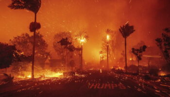 A Los Angeles, un violent incendie poussé par les vents provoque des milliers d’évacuations