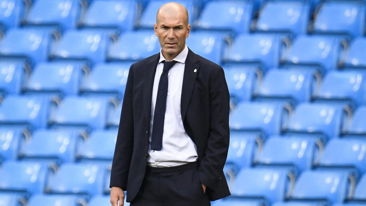 Équipe de France : Zinédine Zidane, successeur tout désigné de Didier Deschamps ?