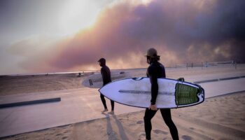 Un feu aussi violent que spectaculaire dévore Pacific Palisades, près de Los Angeles