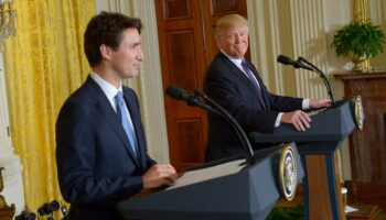 Le Canada rattaché aux États-Unis ? Donald Trump et le parti de Justin Trudeau se répondent à coups de cartes