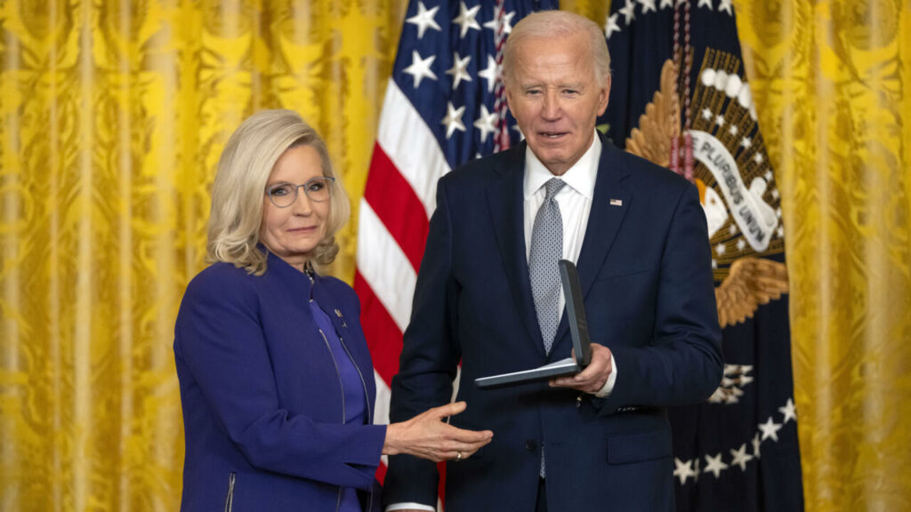 Liz Cheney, bête noire républicaine de Trump, va-t-elle bénéficier d'une grâce préventive ?