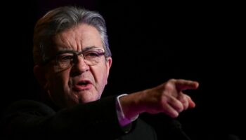 Budget 2025 : Jean-Luc Mélenchon dénonce la "forfaiture" de la "gauche traditionnelle" après une réunion à Bercy avec le PS, Les Ecologistes et le PCF