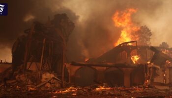 Mindestens fünf Tote bei Waldbränden rund um Los Angeles