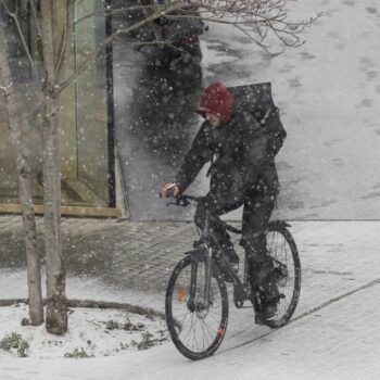 Cinq départements du nord-ouest de l'Hexagone placés en vigilance orange crues, le Nord et le Pas-de-Calais toujours en vigilance orange neige-verglas