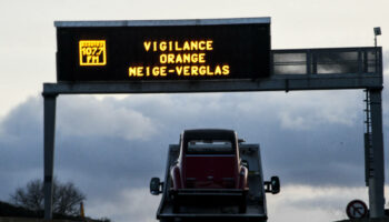 Neige et verglas : deux morts et une vingtaine de blessés dans le Nord, 10 départements en vigilance orange