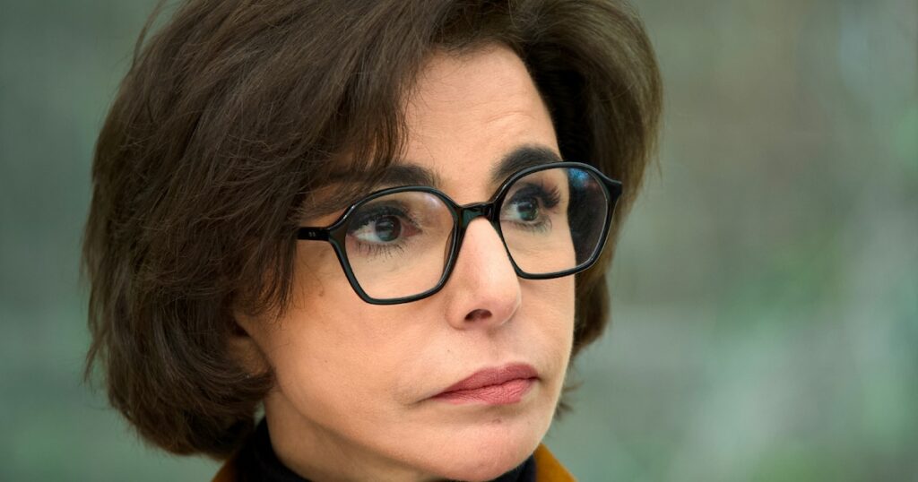 La ministre de la Culture Rachida Dati demande le classement de la tour Eiffel au titre des monuments historiques, provoquant la "colère" de la société d'exploitation du monument dont la mairie de Paris est propriétaire