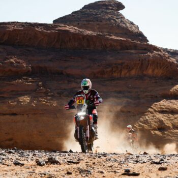 Dakar 2025 : annoncé vainqueur de la 5e étape, le Français Adrien Van Beveren pénalisé et rétrogradé en moto, Nasser al-Attiyah se relance en auto