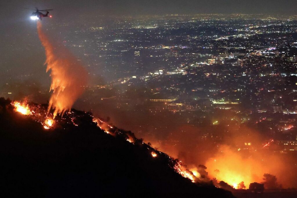 Hollywood évacué à cause des incendies monstres à Los Angeles, au moins 5 morts