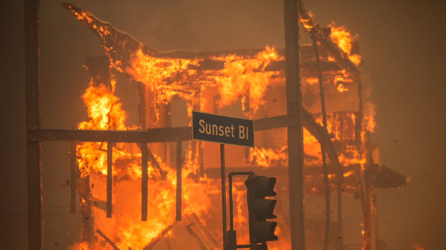 Incendies à Los Angeles : des villas de stars en flammes, Hollywood paralysé et les Oscars perturbés